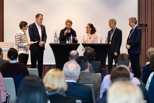 Since 2018, the zdi network MINT Düsseldorf has been an integral part of the North Rhine-Westphalian joint initiative “Zukunft durch Innovation.NRW” (zdi). The network is supported by the PRO AUSBILDUNG foundation, an initiative of the Düsseldorf employers' associations.